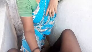 Desi XXX porn. Kerala village aunty handjob on the 3rd floor