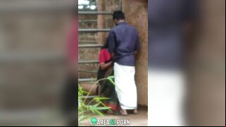 Kerala aunty gives bf a head and swallow his cream outdoor. Desi XXX sex